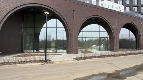 Фото к статье: Полировка витражей и декоративного стеклаВитражные стёкла: аккуратная реставрация.